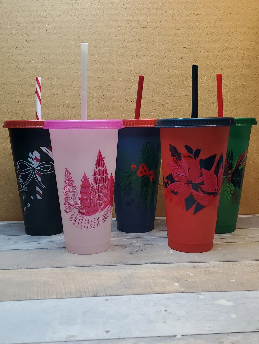 Starbucks Holiday Christmas Reusable 24 Oz Cold Cups with Lids & Straws